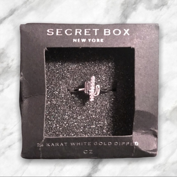 24K White Gold Minimalist Cactus Ring - Picture 3 of 5